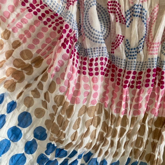 Coach Waverly Dots Oblong Wrap Scarf
Poppy Pastel - Picture 4 of 7